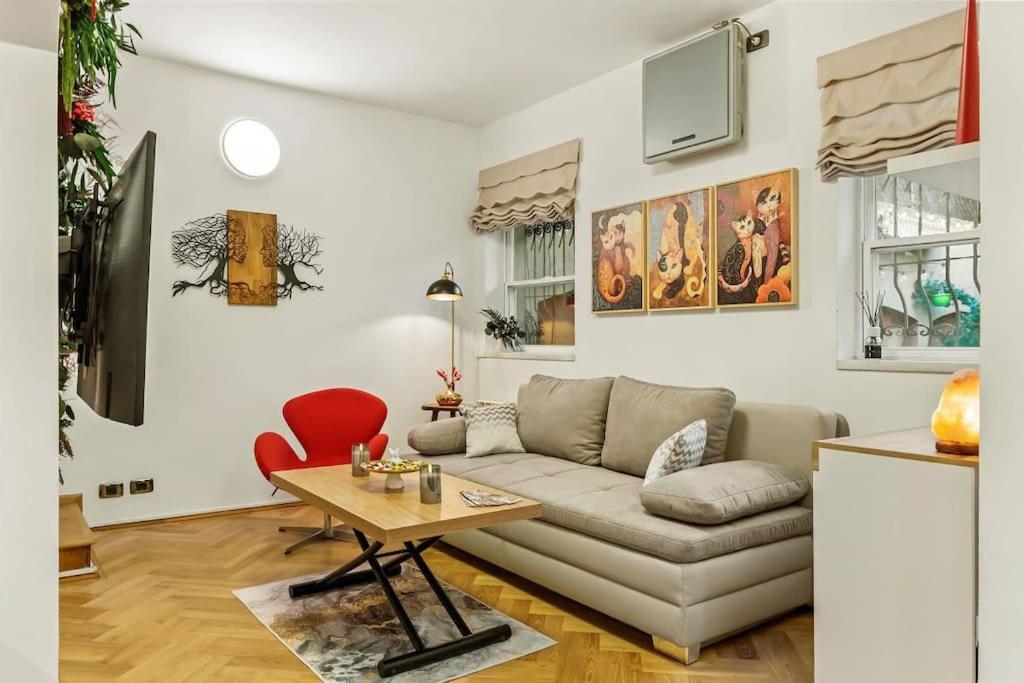 Casa De Povesti - Calea Victoriei Lägenhet Bukarest Exteriör bild