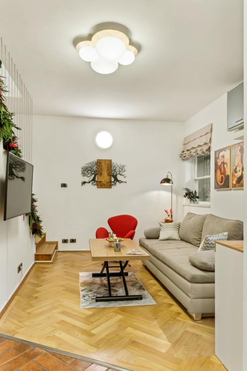 Casa De Povesti - Calea Victoriei Lägenhet Bukarest Exteriör bild